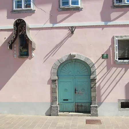 Апартаменты Pink House
